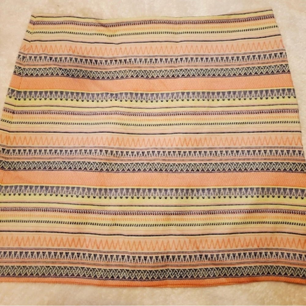 LOFT Vibrant Patterned Mini Skirt. Size 12